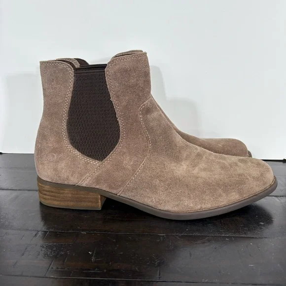 LIKE NEW Born Women’s Suede Bresson Chelsea Boots Size 11 M - Picture 2 of 8